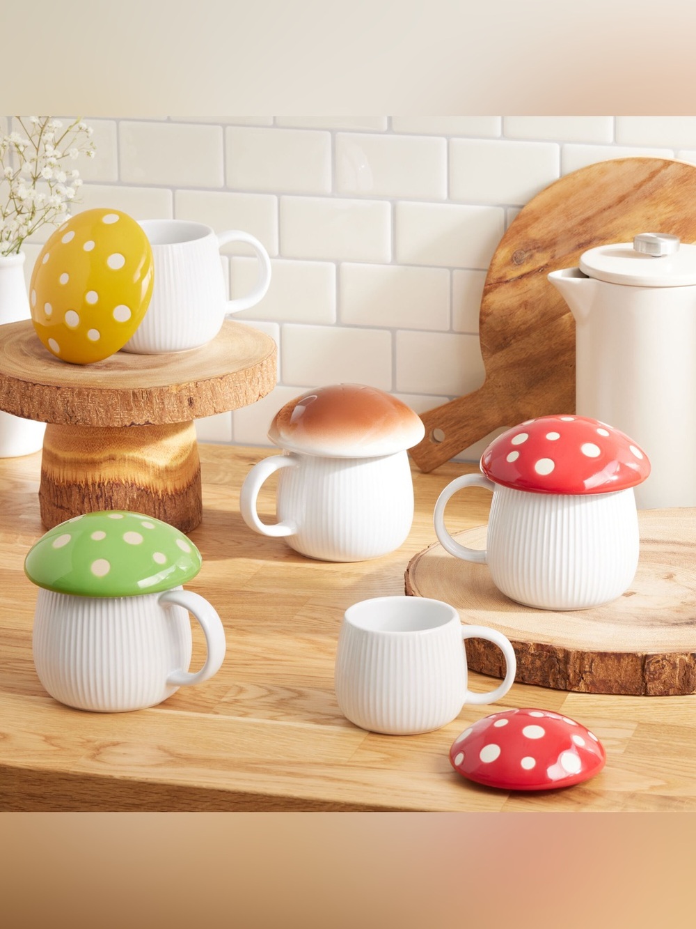 Red Mushroom Lidded Ceramic Mug 10oz Red White Polka Dot Coffee Tea Cup NEW - Picture 3 of 4